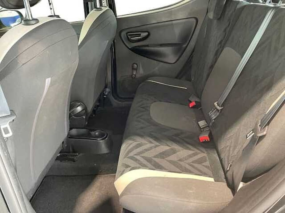 Lancia Ypsilon usata a Prato (12)