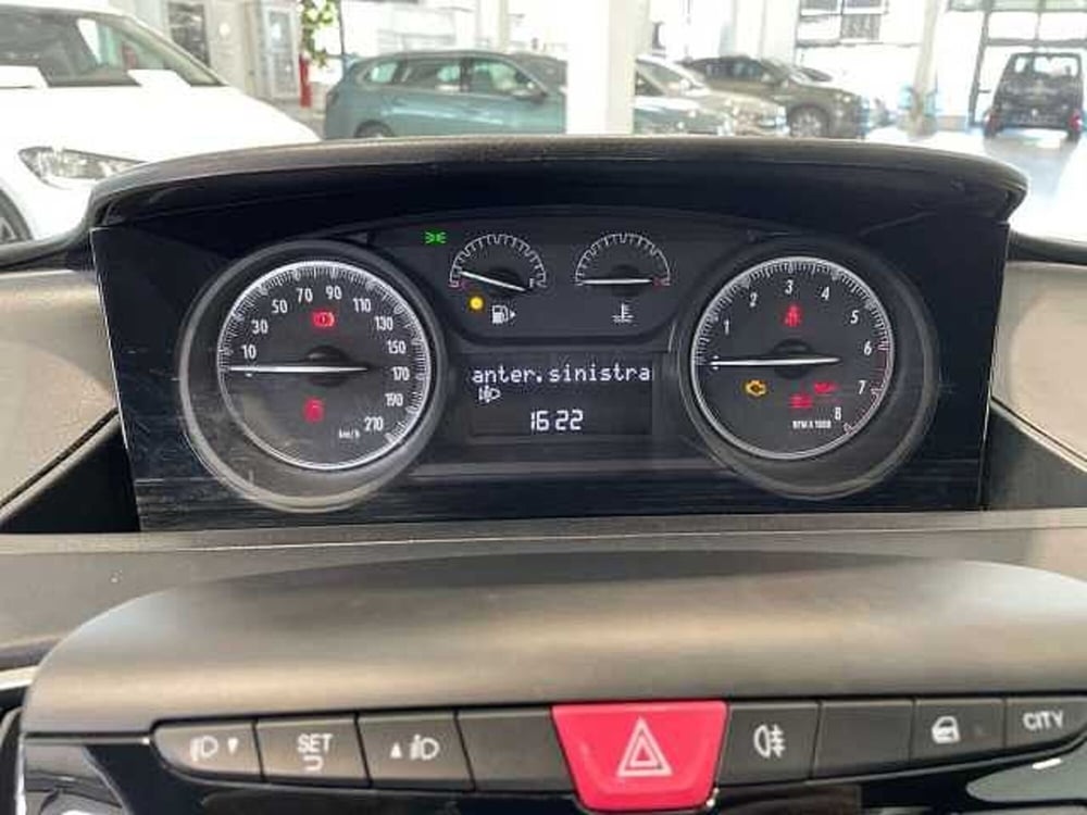 Lancia Ypsilon usata a Prato (13)
