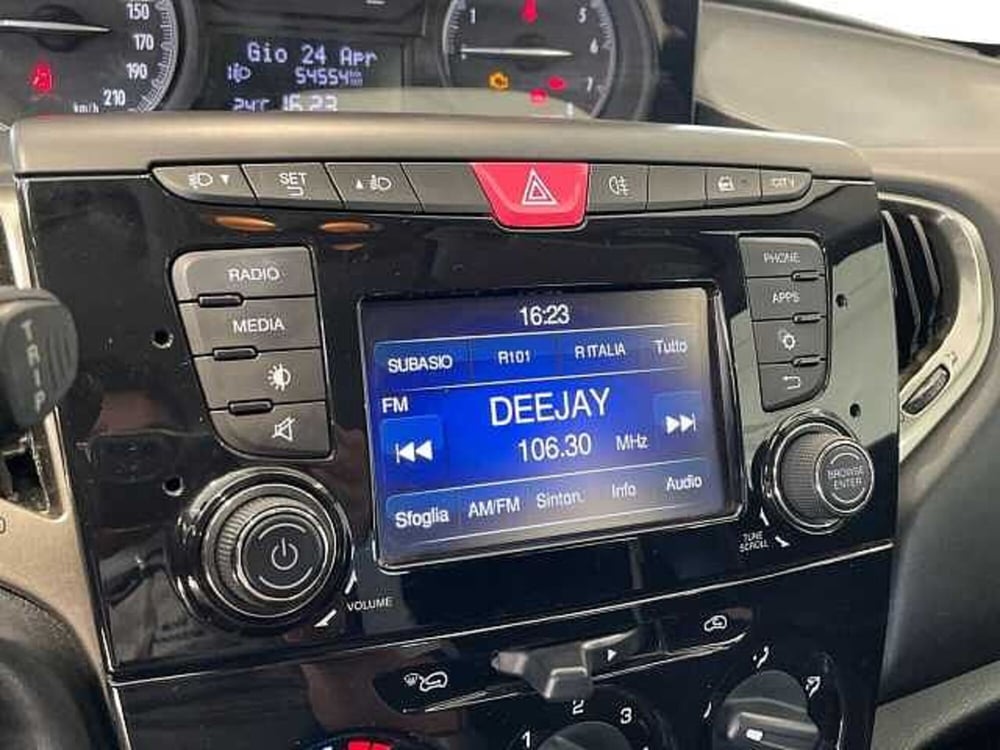 Lancia Ypsilon usata a Prato (14)