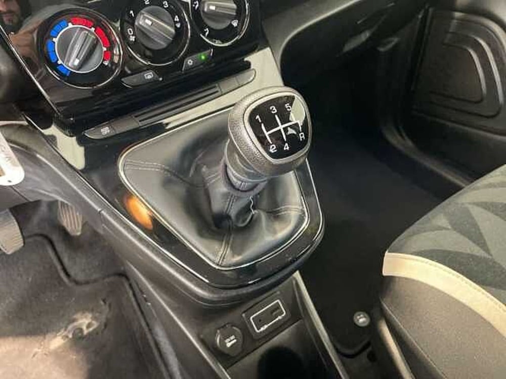 Lancia Ypsilon usata a Prato (16)
