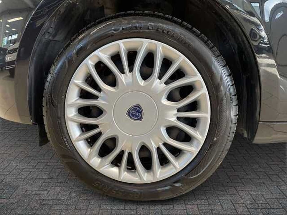Lancia Ypsilon usata a Prato (6)