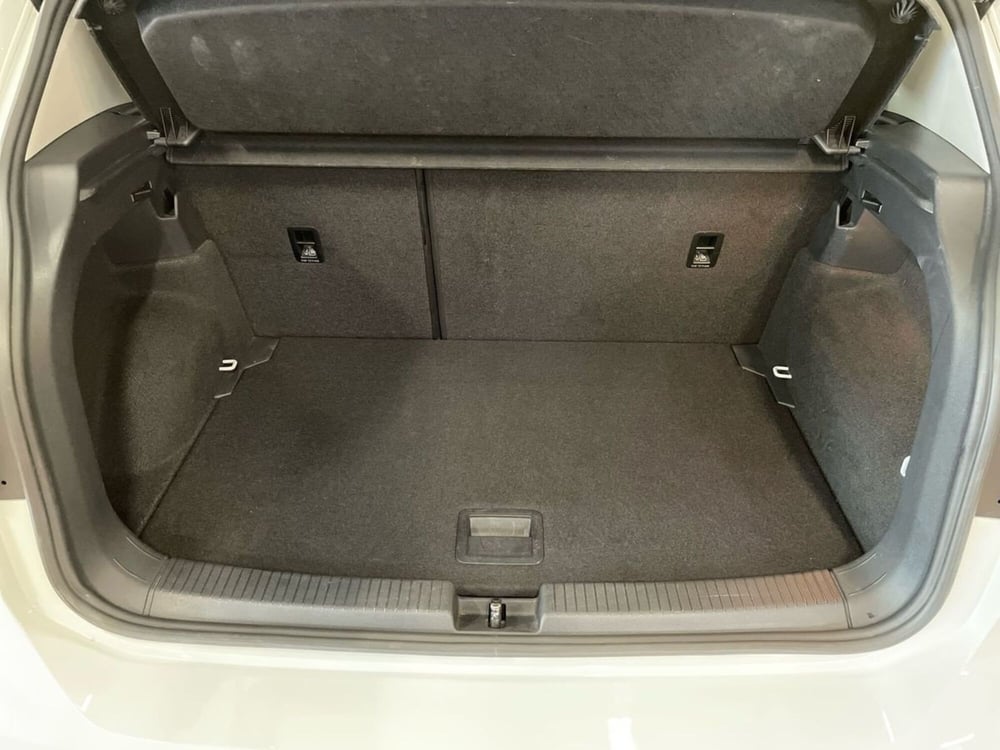 Volkswagen T-Cross usata a Prato (8)