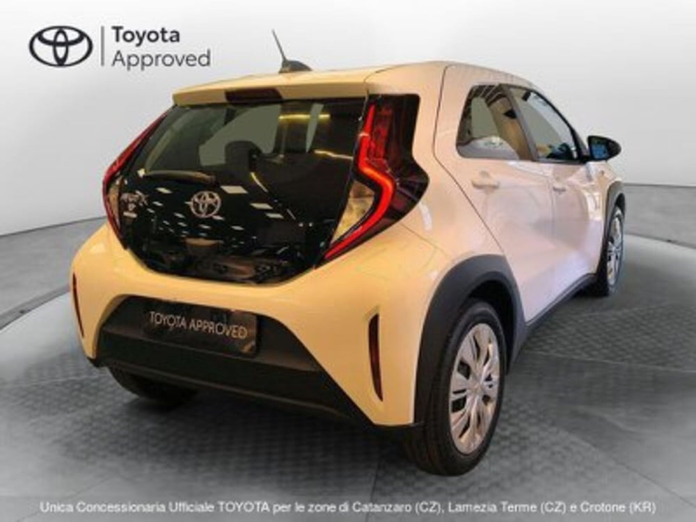Toyota Aygo X nuova a Catanzaro (3)