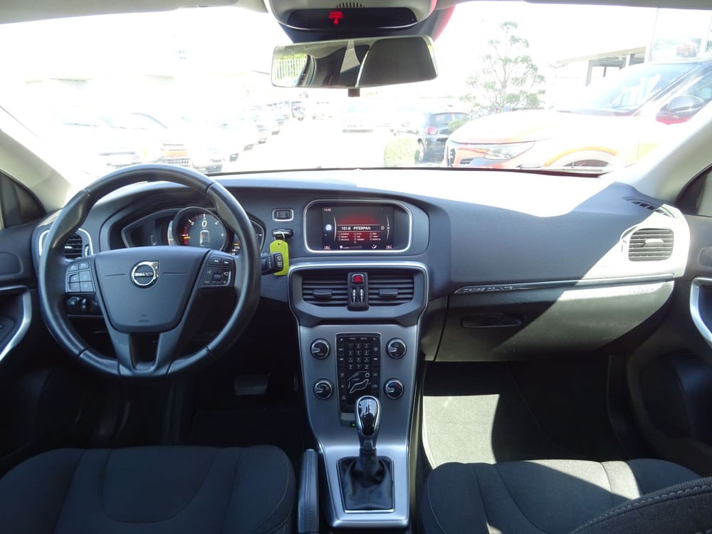 Volvo V40 Cross Country usata a Venezia (9)