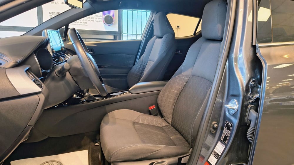 Toyota Toyota C-HR usata a Catanzaro (6)