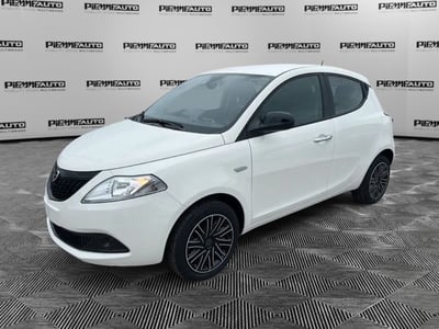 Lancia Ypsilon 1.0 FireFly 5 porte S&amp;S Hybrid Ecochic Silver nuova a Piacenza