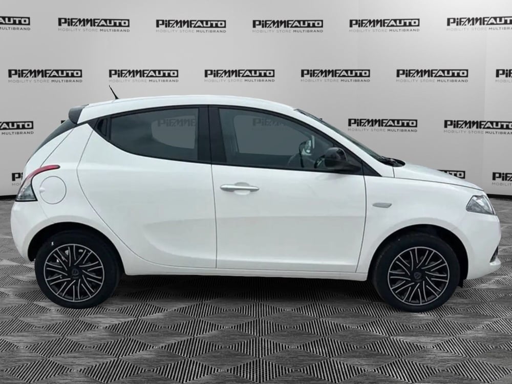 Lancia Ypsilon nuova a Piacenza (4)