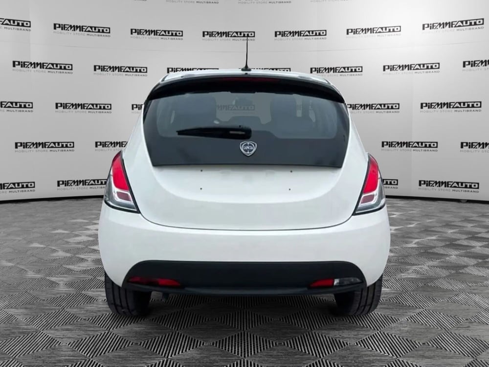 Lancia Ypsilon nuova a Piacenza (6)