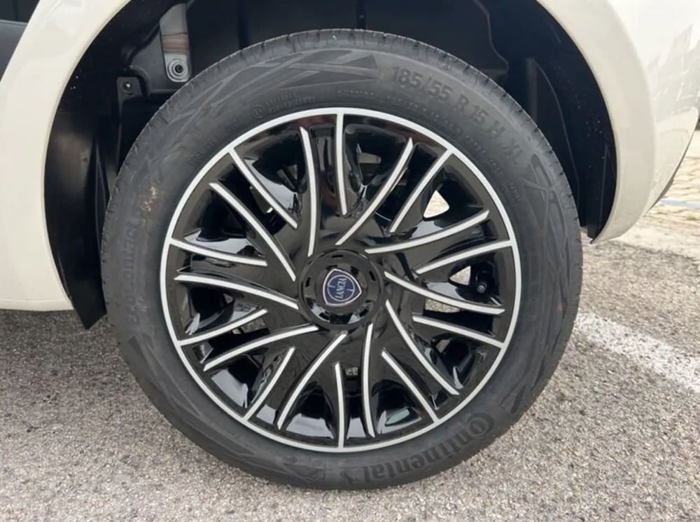 Lancia Ypsilon nuova a Piacenza (8)