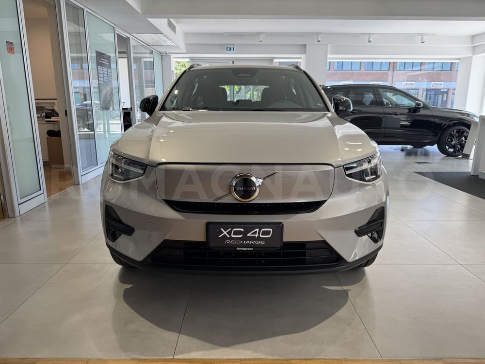 Volvo EX40 nuova a Forlì-Cesena (2)