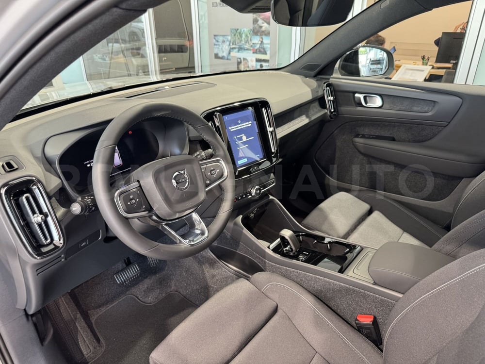 Volvo EX40 nuova a Forlì-Cesena (7)