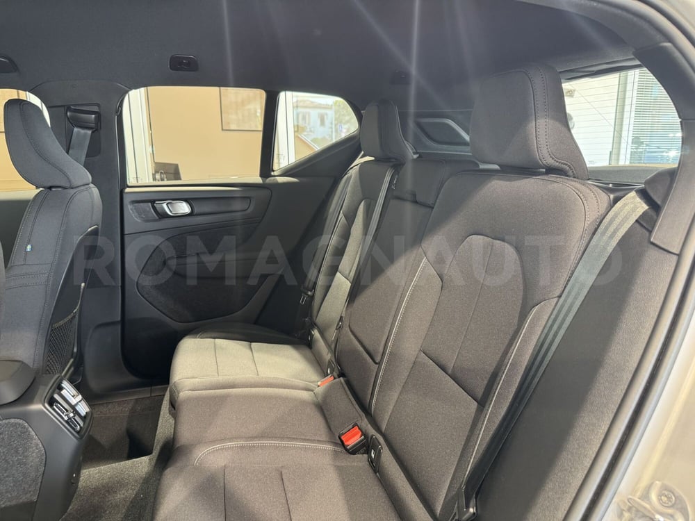 Volvo EX40 nuova a Forlì-Cesena (8)