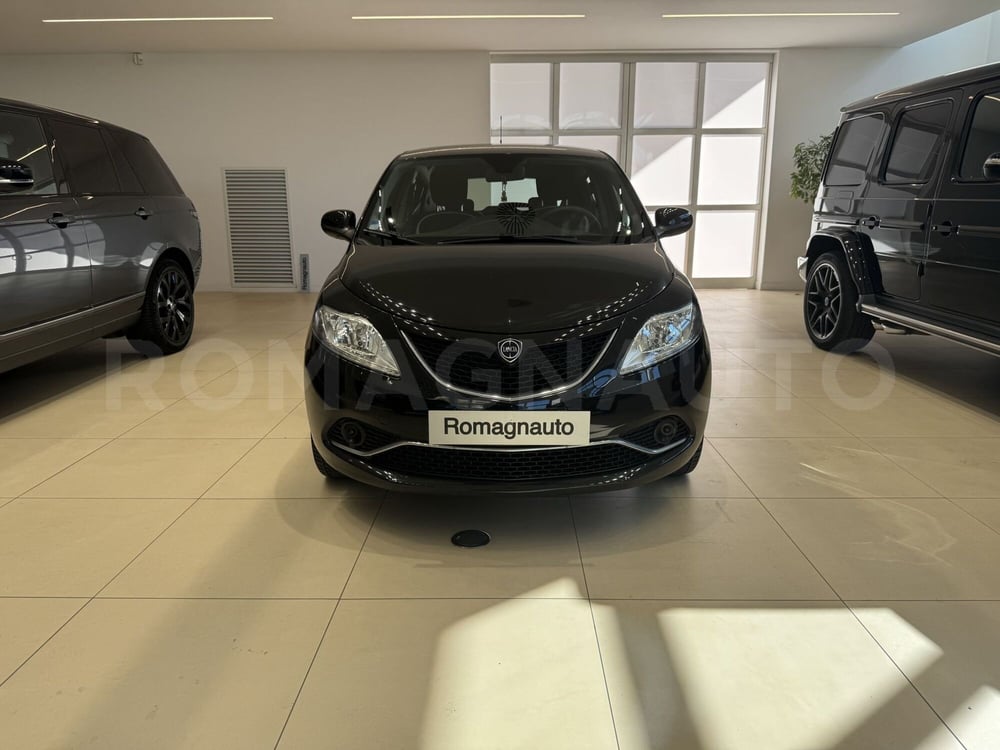 Lancia Ypsilon usata a Forlì-Cesena (2)