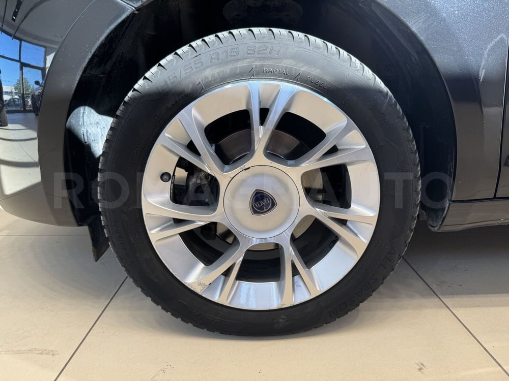 Lancia Ypsilon usata a Forlì-Cesena (3)