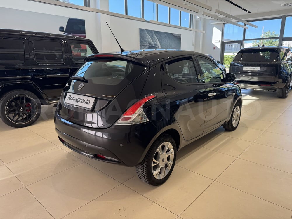 Lancia Ypsilon usata a Forlì-Cesena (5)