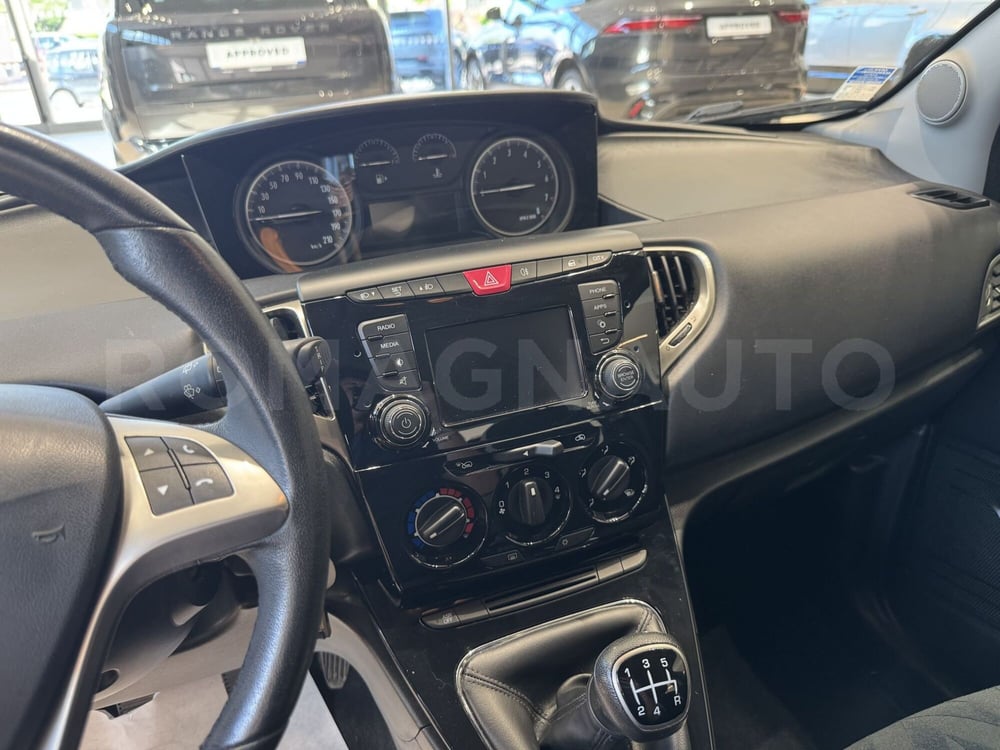 Lancia Ypsilon usata a Forlì-Cesena (8)