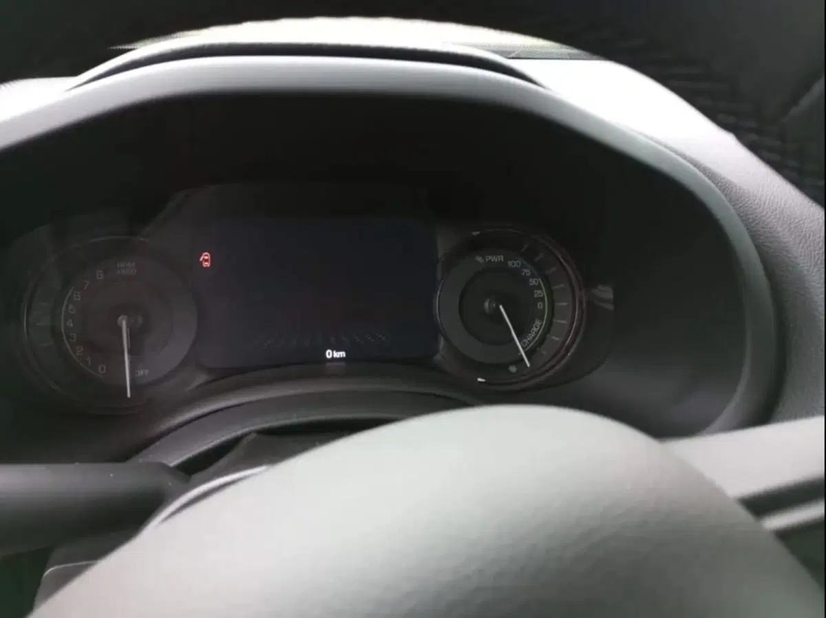 Jeep Renegade nuova a Latina (10)