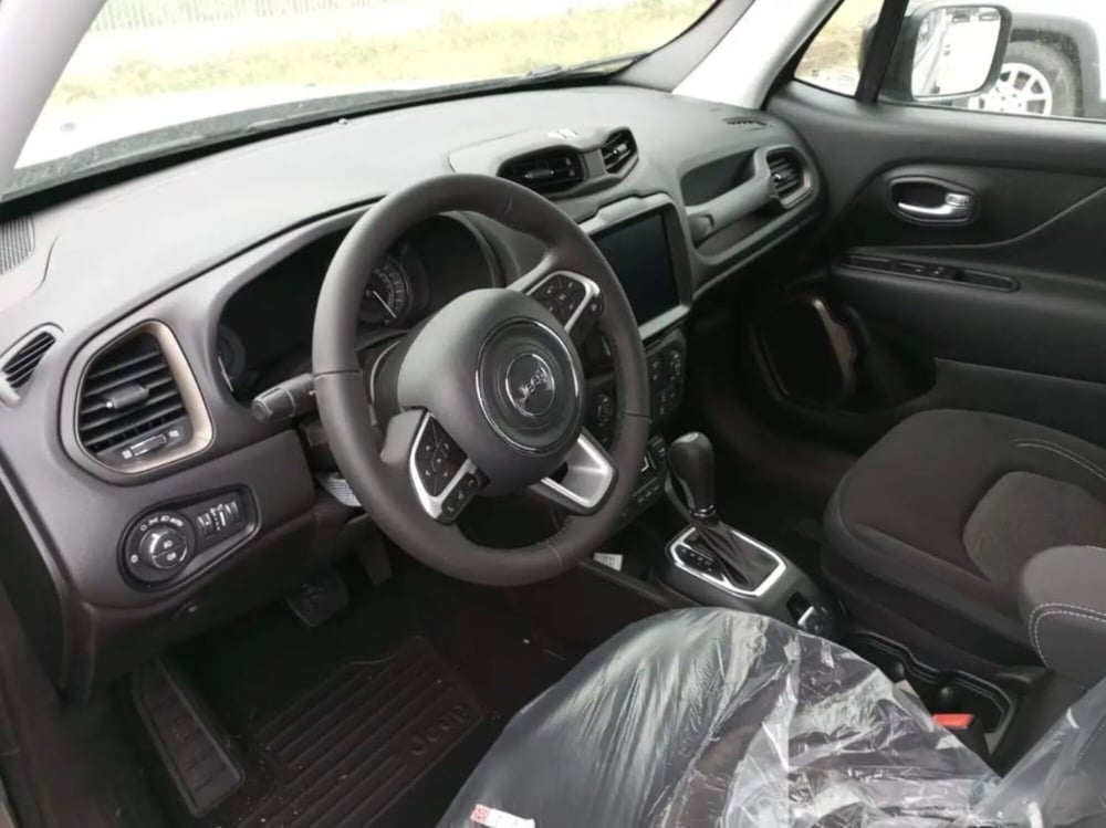 Jeep Renegade nuova a Latina (11)