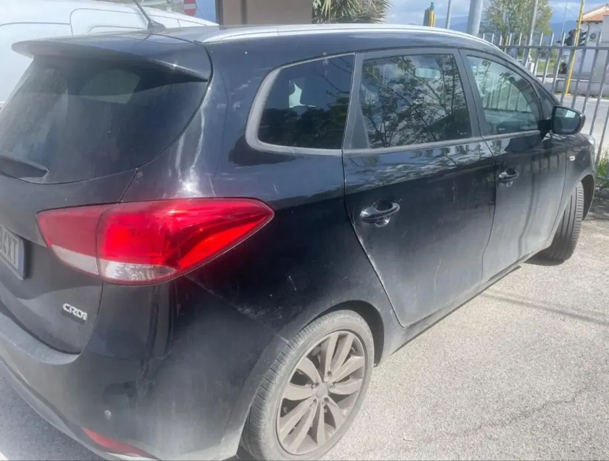 Kia Carens usata a Latina (2)