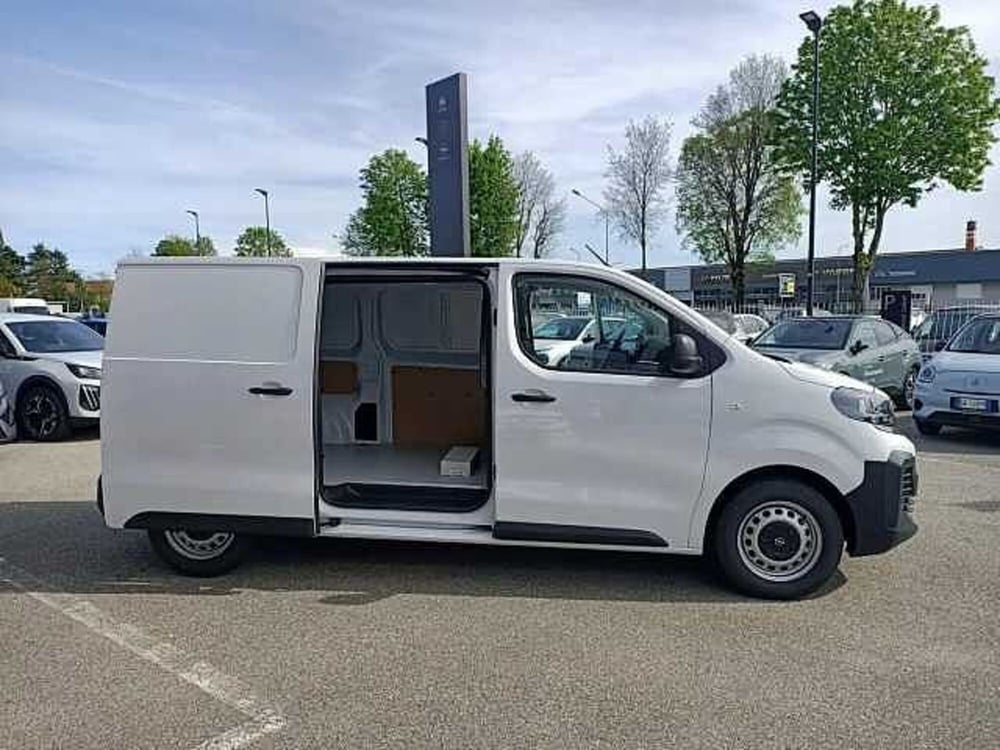 Opel Vivaro nuova a Milano (5)