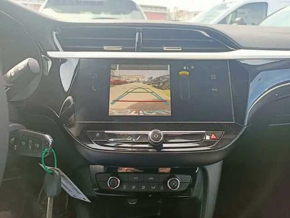 Opel Corsa nuova a Milano (13)
