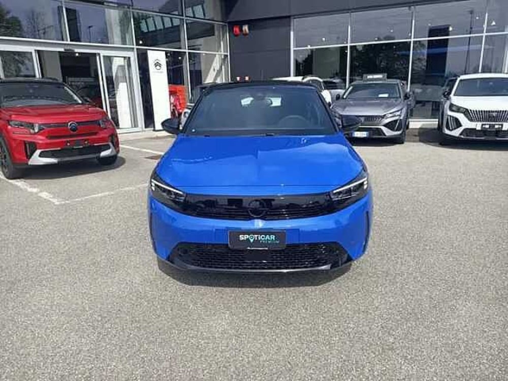 Opel Corsa nuova a Milano (2)