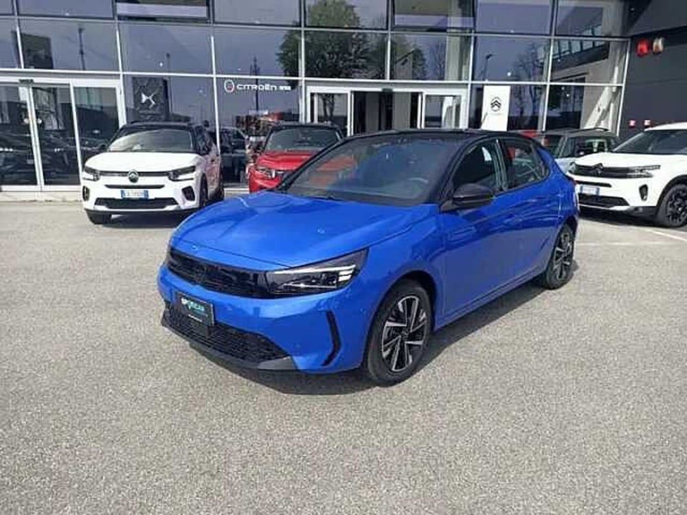 Opel Corsa nuova a Milano (3)