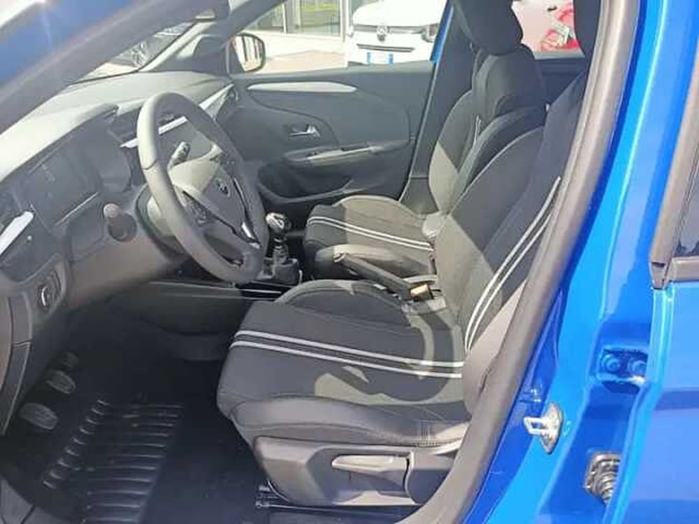 Opel Corsa nuova a Milano (8)