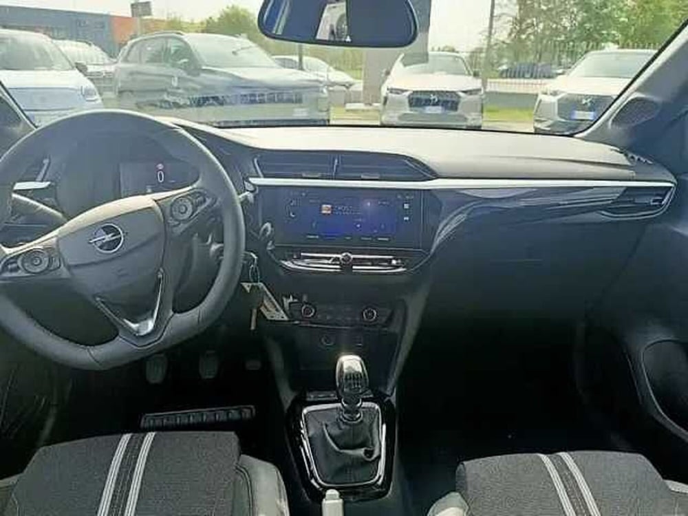 Opel Corsa nuova a Milano (9)