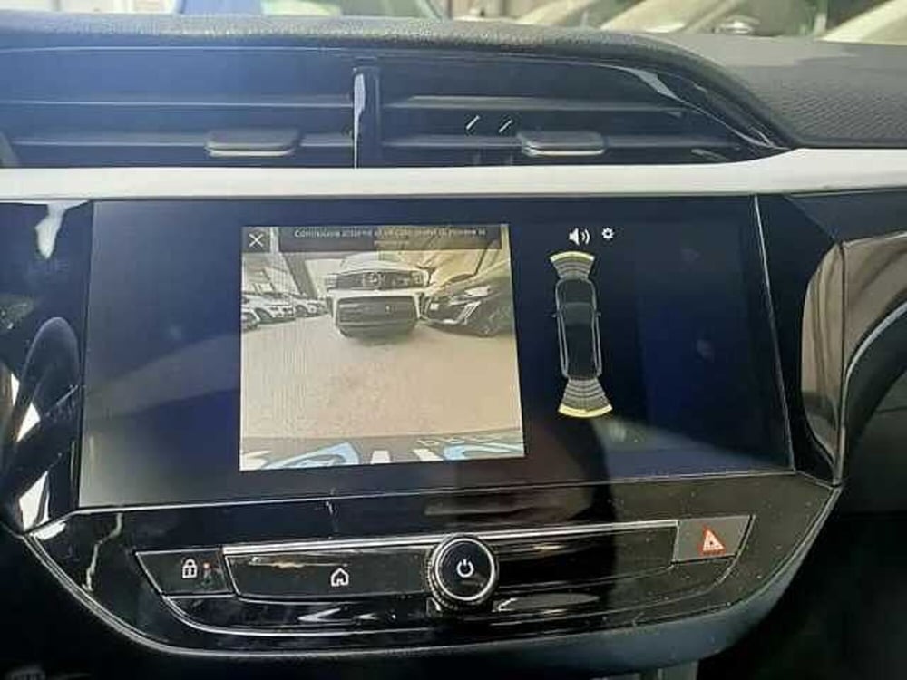Opel Corsa nuova a Milano (13)