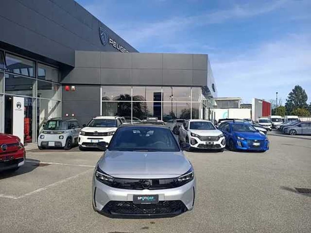 Opel Corsa nuova a Milano (2)