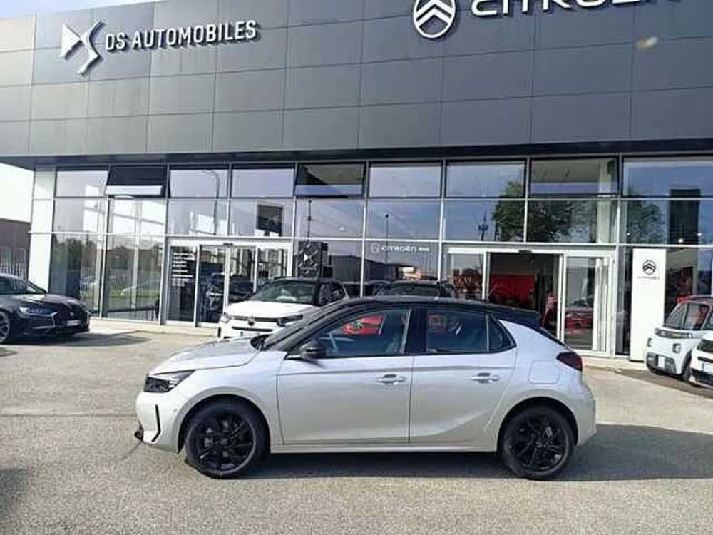 Opel Corsa nuova a Milano (4)