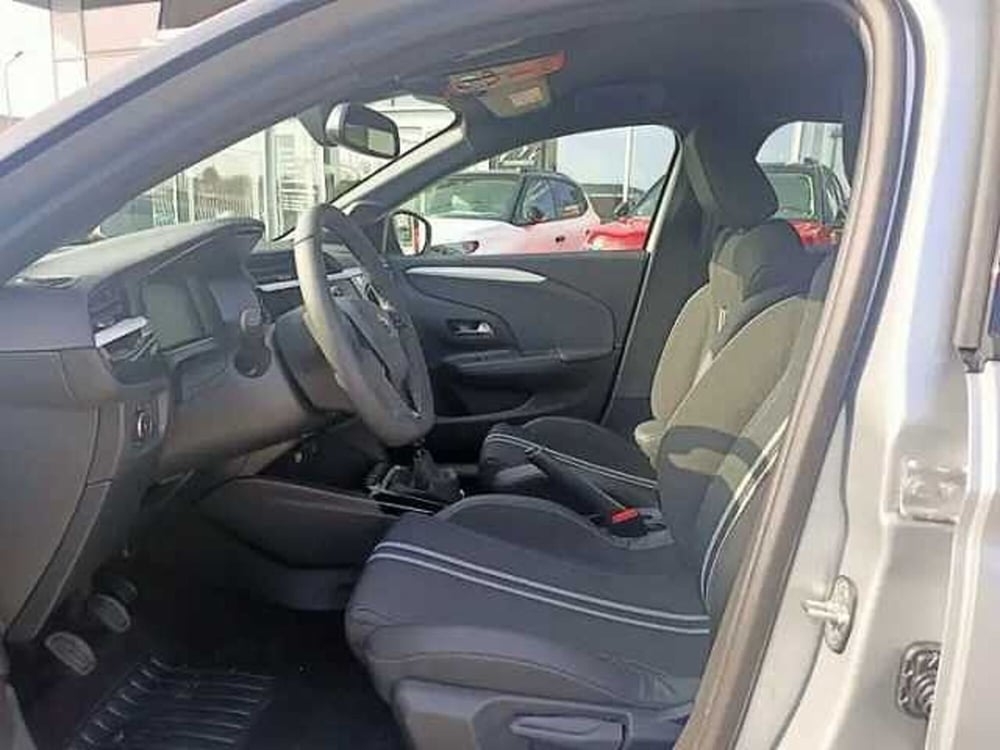 Opel Corsa nuova a Milano (8)
