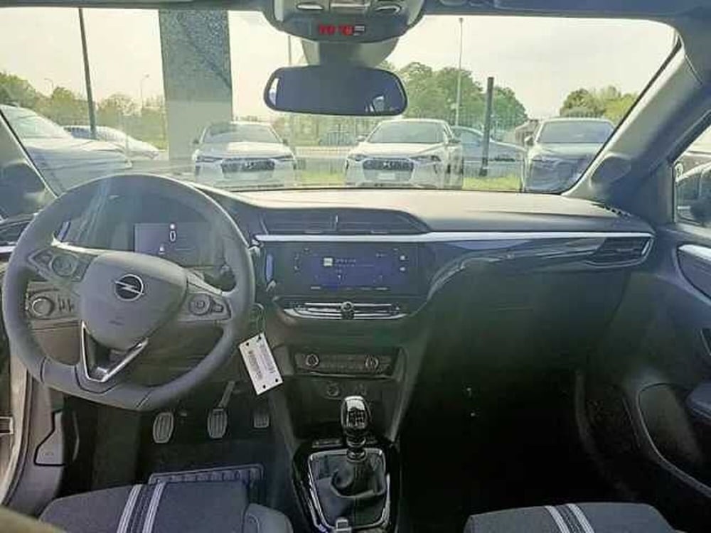 Opel Corsa nuova a Milano (9)