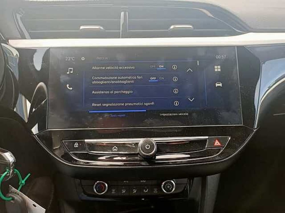 Opel Corsa nuova a Milano (16)