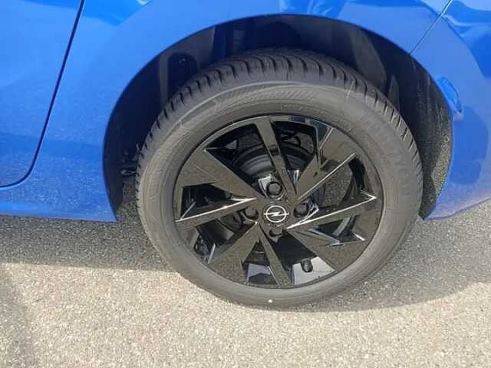 Opel Corsa nuova a Milano (18)