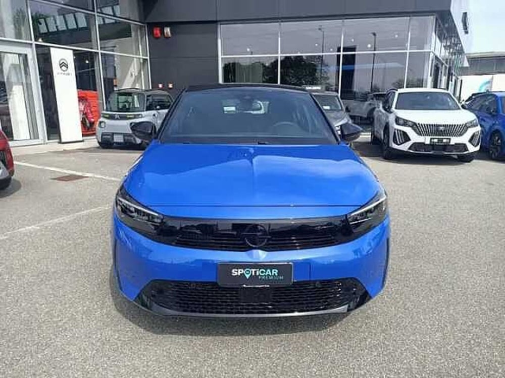 Opel Corsa nuova a Milano (2)