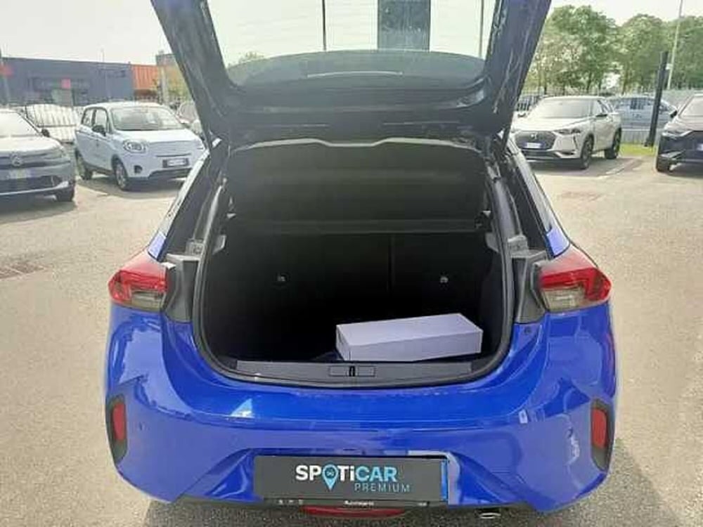 Opel Corsa nuova a Milano (7)