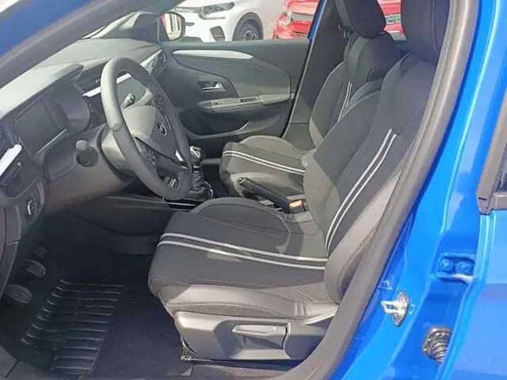 Opel Corsa nuova a Milano (8)