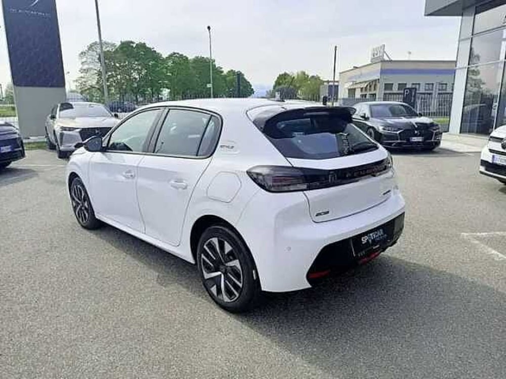 Peugeot 208 nuova a Milano (5)
