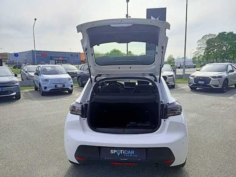 Peugeot 208 nuova a Milano (7)