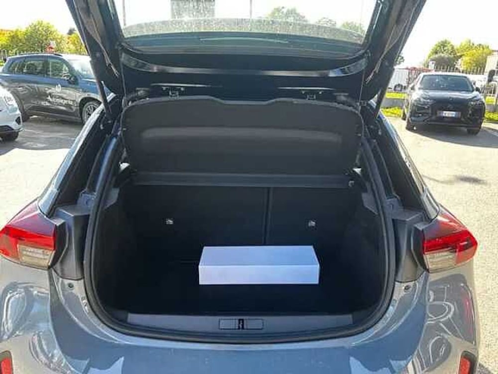Opel Corsa nuova a Milano (7)