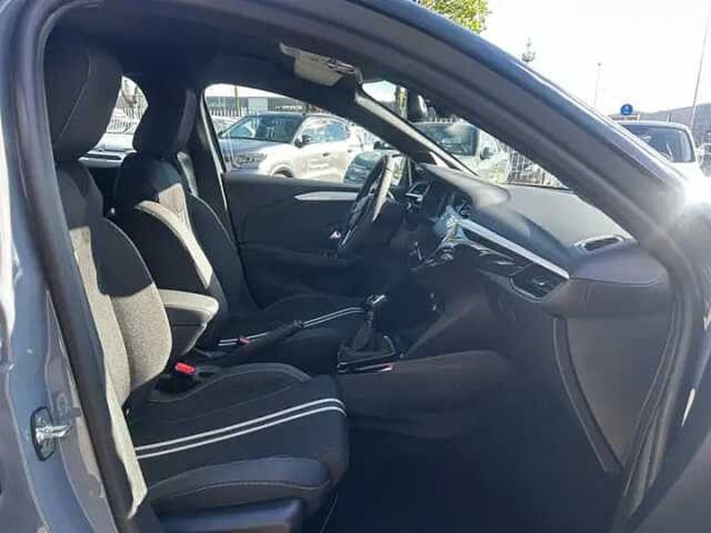 Opel Corsa nuova a Milano (8)