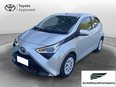 Toyota Aygo Connect 1.0 VVT-i 72 CV 5 porte x-play del 2021 usata a Roma