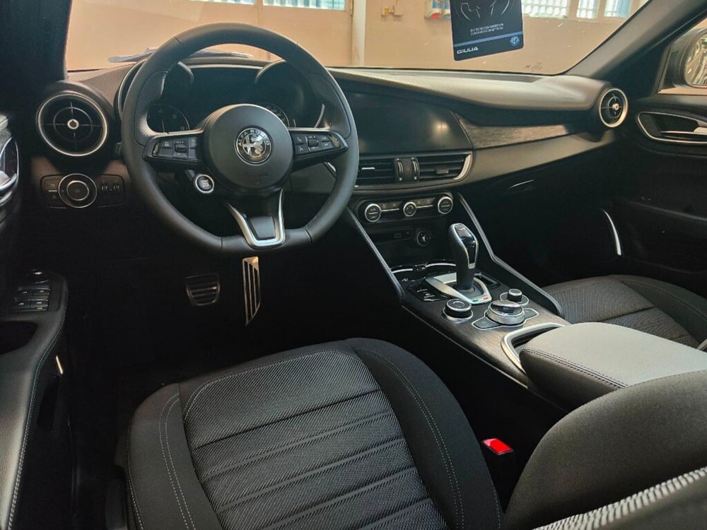 Alfa Romeo Giulia usata a Verona (7)