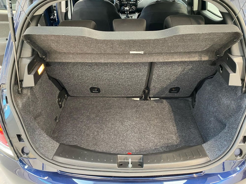 Lancia Ypsilon usata a Milano (15)