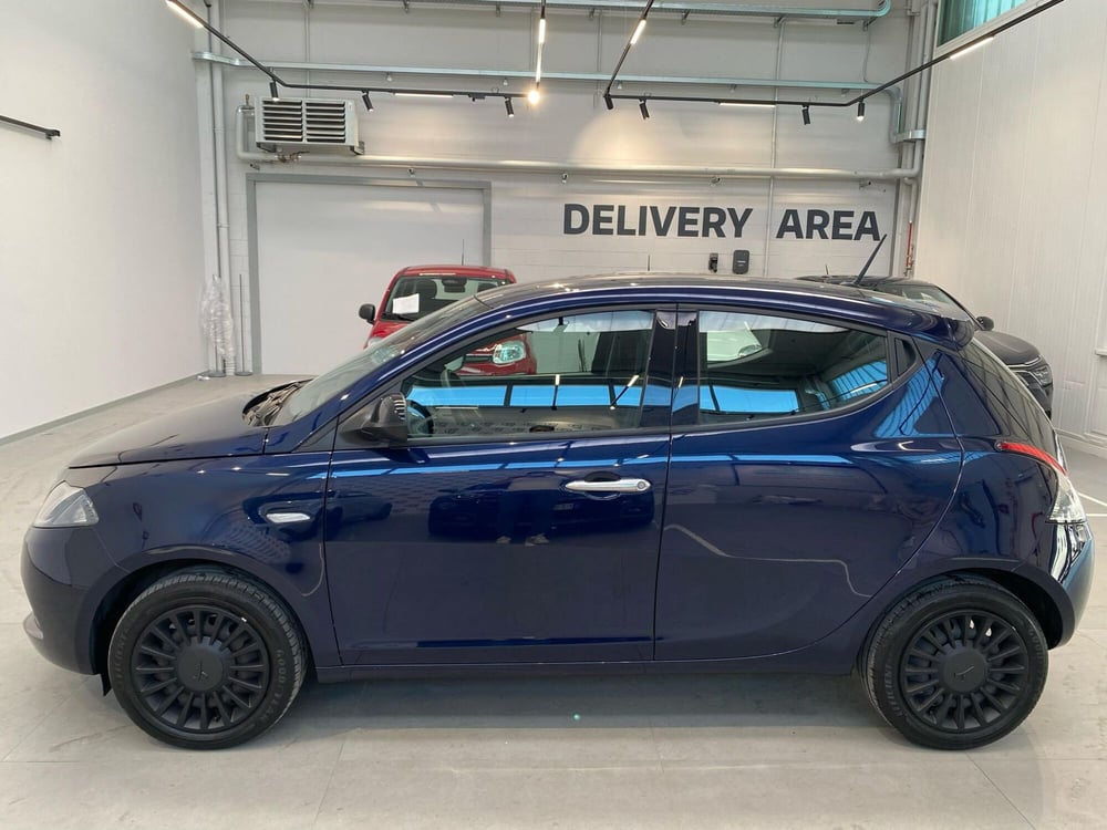 Lancia Ypsilon usata a Milano (2)