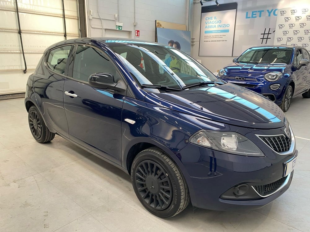 Lancia Ypsilon usata a Milano (6)