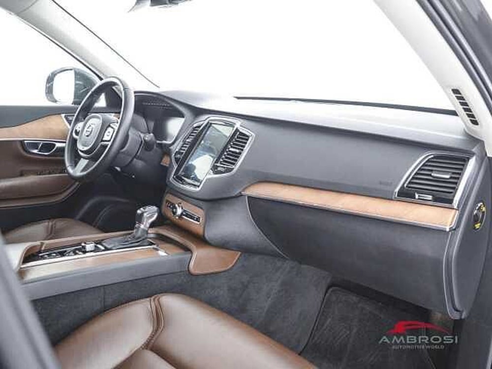 Volvo XC90 usata a Perugia (12)