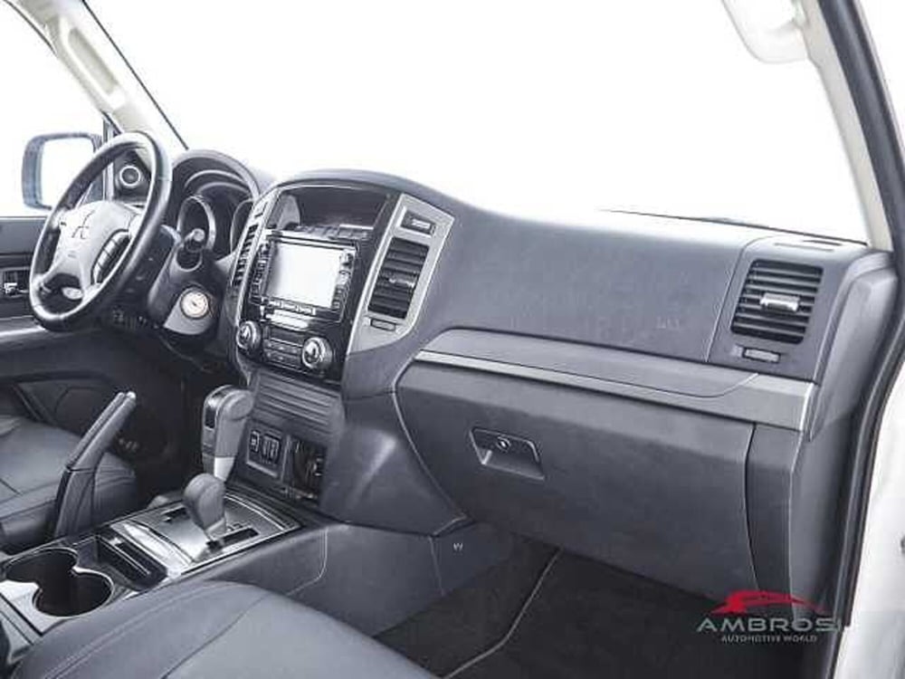 Mitsubishi Pajero usata a Perugia (12)
